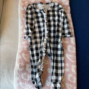 SpearmintLOVE 6-9 zip ruffle onesie